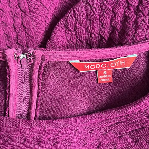Modcloth Maroon Cable Knit Dress Size Small, 3/4 sleeve - Picture 11 of 13